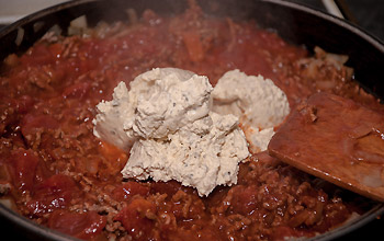 Kräuterfrischkäse hinzugeben